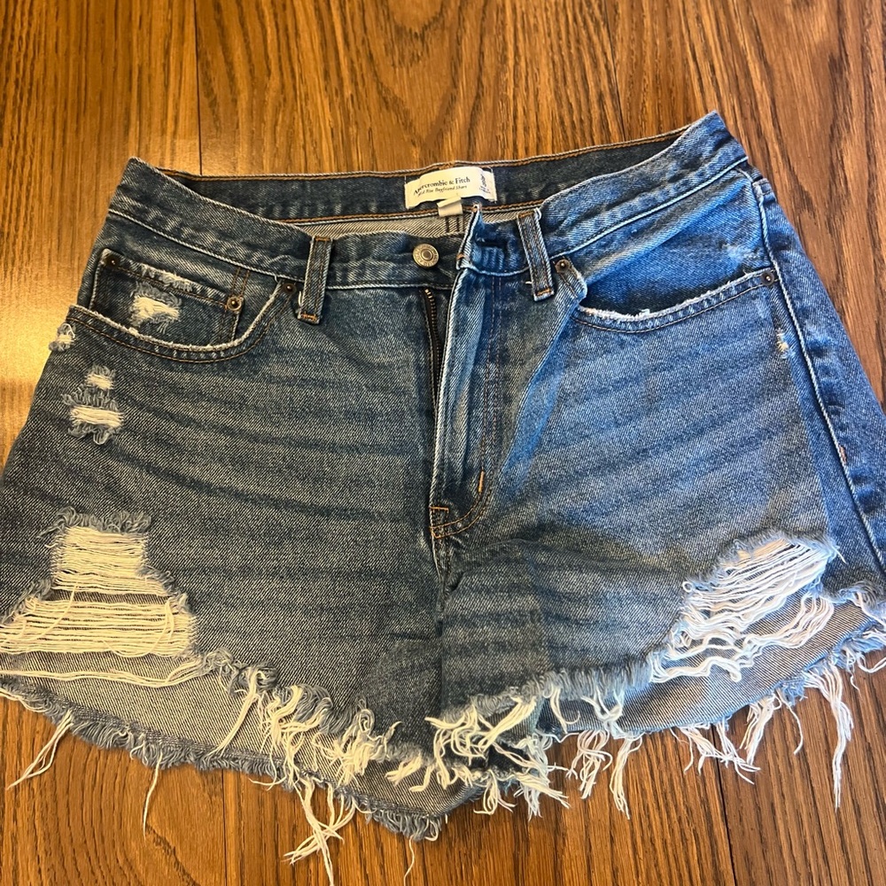 Abercrombie & Fitch Curve Love Midrise Boyfriend Shorts